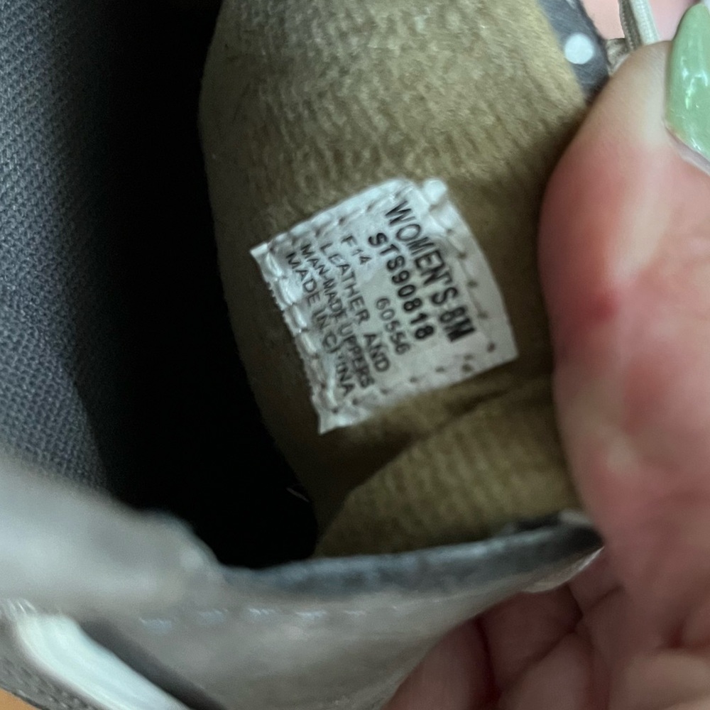 Grey Sperry’s - Picture 6 of 6